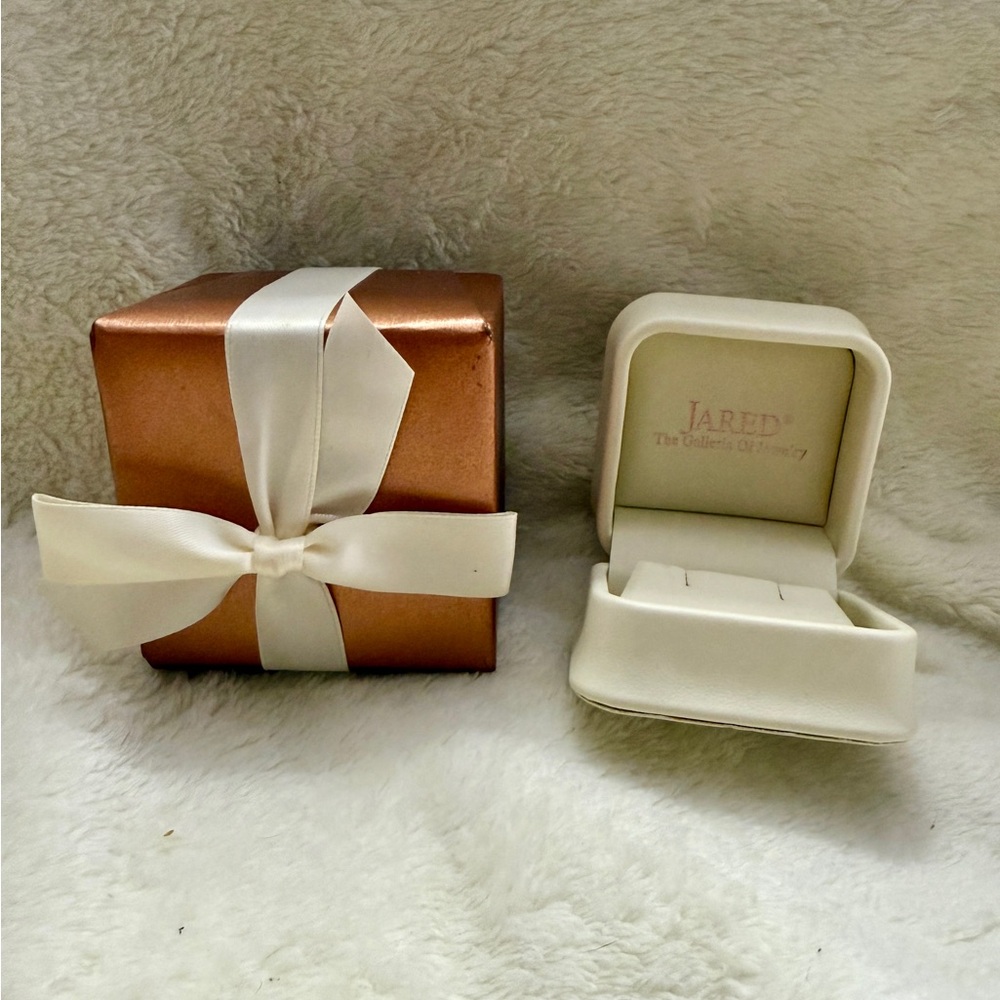 Bronze Two-Piece earring Gift Set in Copper and Ivory